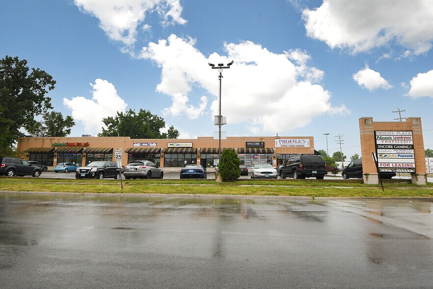 More Photos Of 503-515 153rd St, Phoenix Storefront For Sale