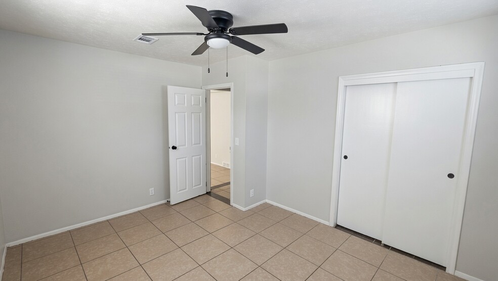 More Photos Of 1330-1334 S 30th Ave, Omaha Apartments For Sale