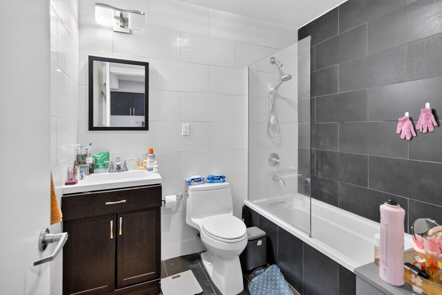 More Photos Of 83 Beaver St, Albany Apartments For Sale