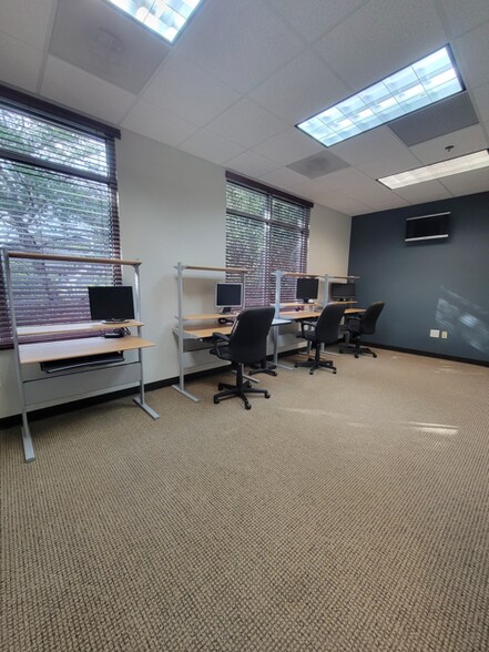 More Photos Of 10050 Medlock Bridge Rd, Johns Creek Office For Lease