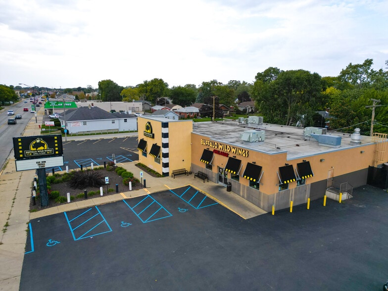 More Photos Of 3720 Ridge Rd, Lansing Restaurant For Lease