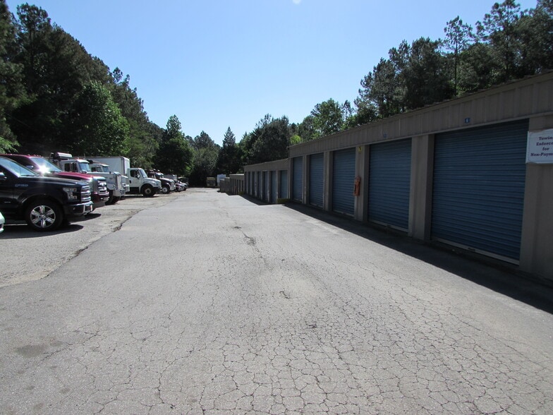 More Photos Of 127 Commerce St, Fayetteville Self Storage For Sale