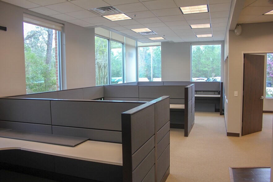 More Photos Of 8350 Ashlane Way, The Woodlands Medical For Lease