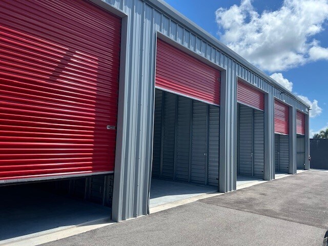 More Photos Of 2750 N Tamiami Trl, North Fort Myers Light Manufacturing For Lease