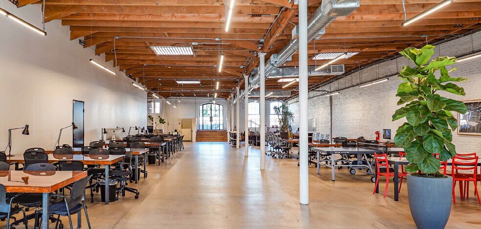 More Photos Of 2143 Bay St, Los Angeles Office For Lease