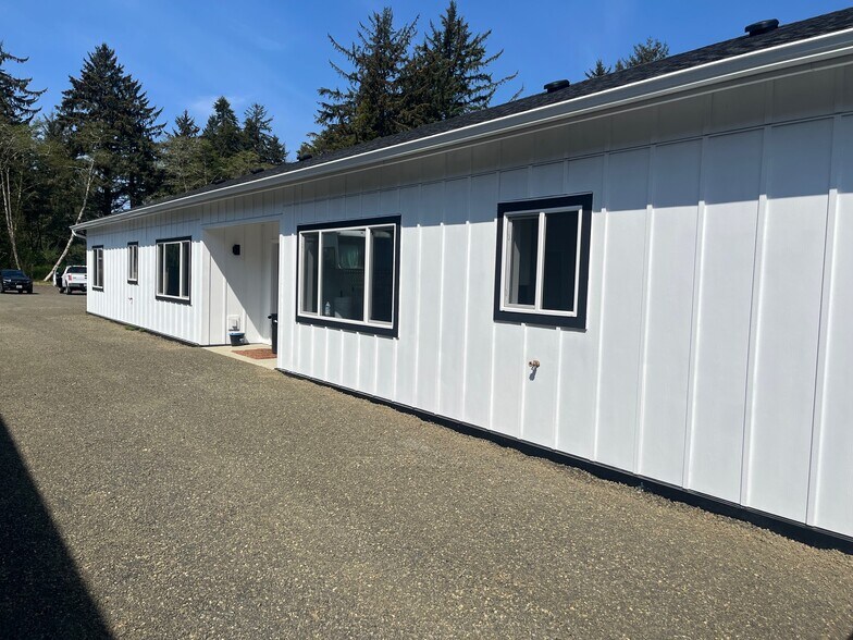 More Photos Of 1306 Melbourne Ct, Westport Multifamily For Sale