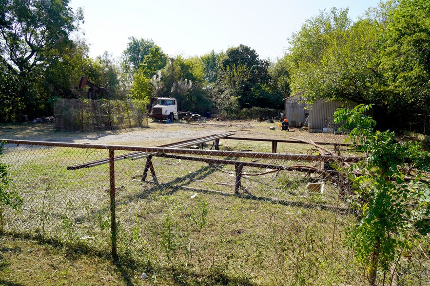 More Photos Of 501 Maple st, Drumright Flex For Sale