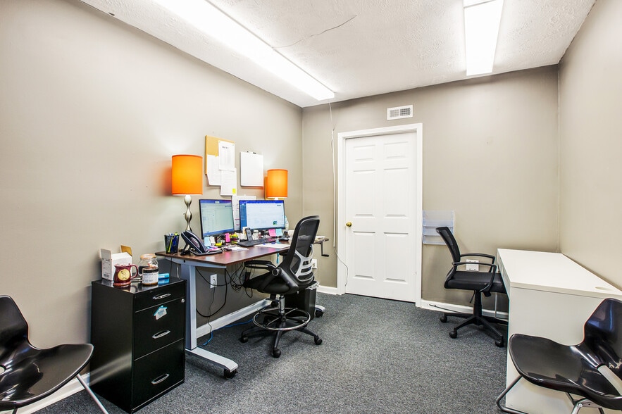 More Photos Of 214 Hay St, Fayetteville Storefront Retail Office For Lease