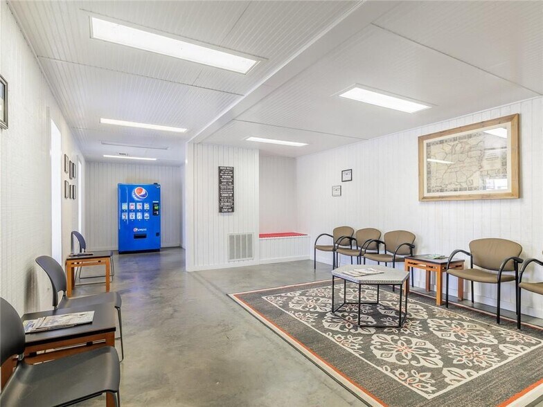 More Photos Of 744 FM 609, La Grange Service For Lease