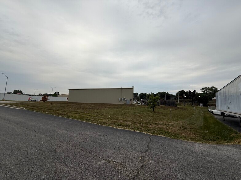 More Photos Of 3003 Homer Adams Pky, Alton Land For Sale