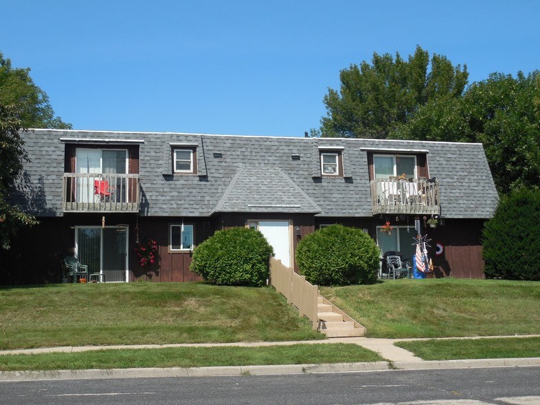 More Photos Of 201 Weed St, Fox Lake Apartments For Sale