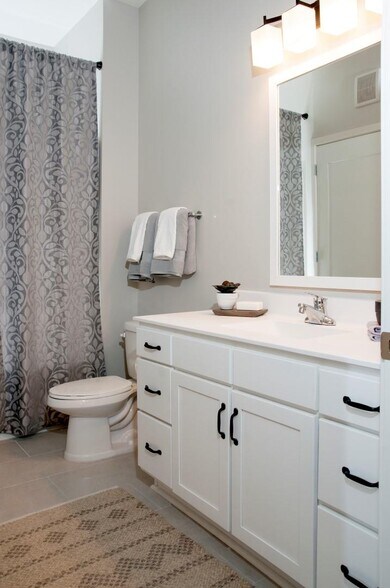 More Photos Of 1700 Plymouth Rd, Minnetonka Apartments For Lease