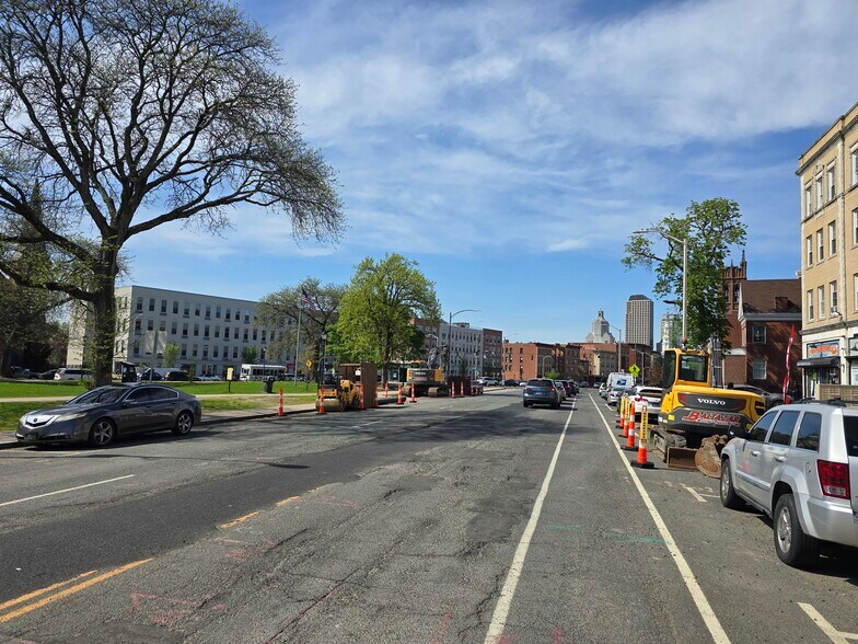 More Photos Of 48-50 Main St, Hartford Office Residential For Sale