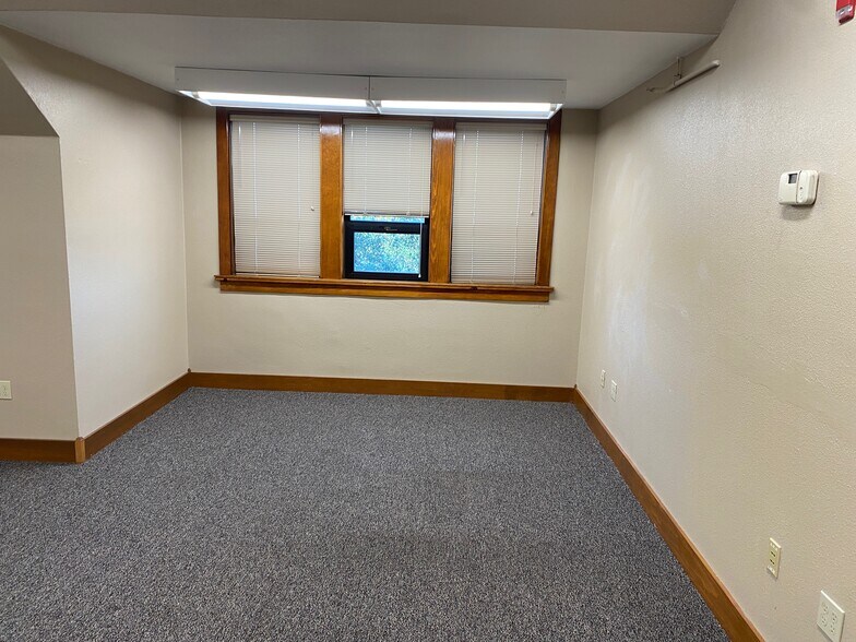 More Photos Of 100 N Krohn Pl, Sioux Falls Office For Lease