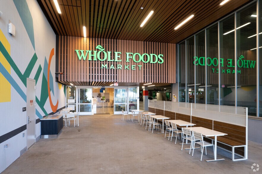 More Photos Of 3321 S La Cienega Blvd, Los Angeles Storefront For Lease