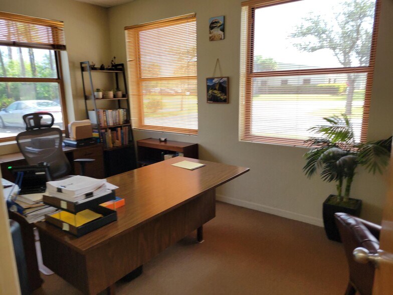 More Photos Of 9970 Bavaria Rd, Fort Myers Light Distribution For Sale