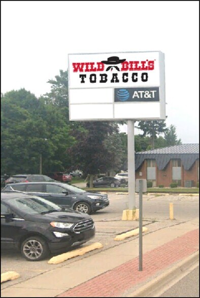 More Photos Of 615-625 N State St, Caro Drugstore For Lease