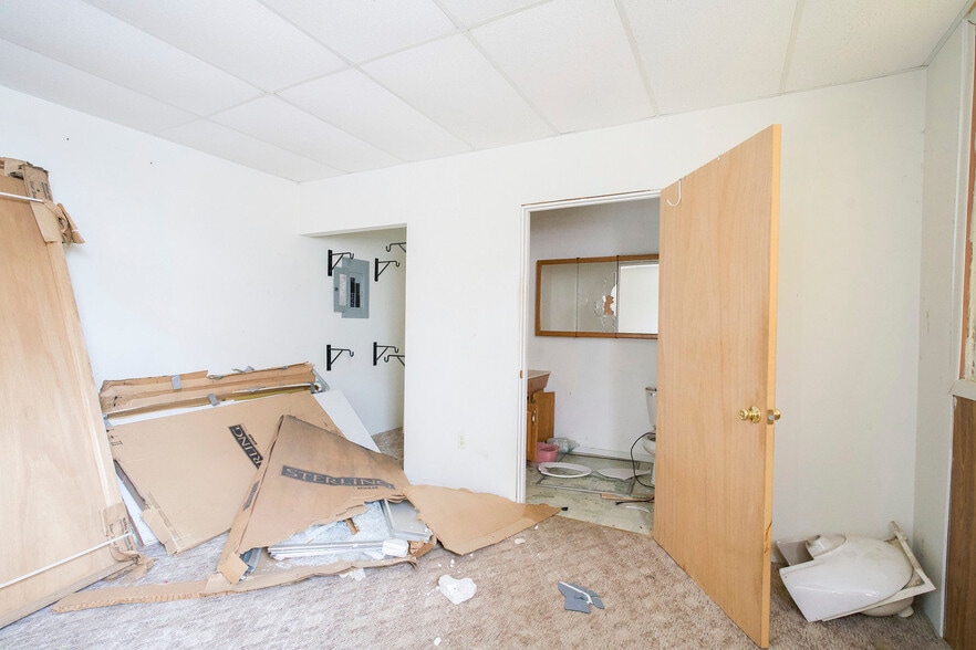 More Photos Of 221 S Walnut Ave, Sidney Warehouse For Sale