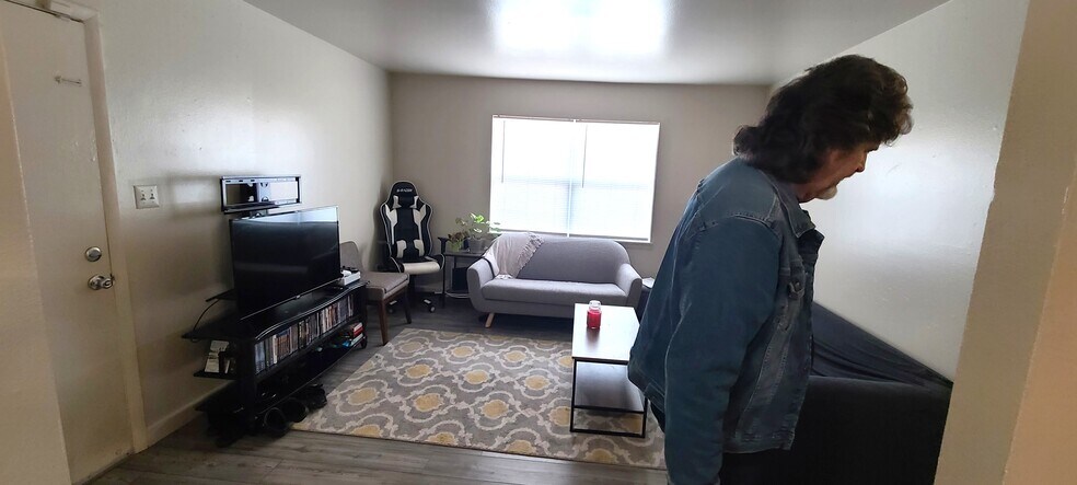 More Photos Of 1114-1128 E 9th St, Russellville Apartments For Sale