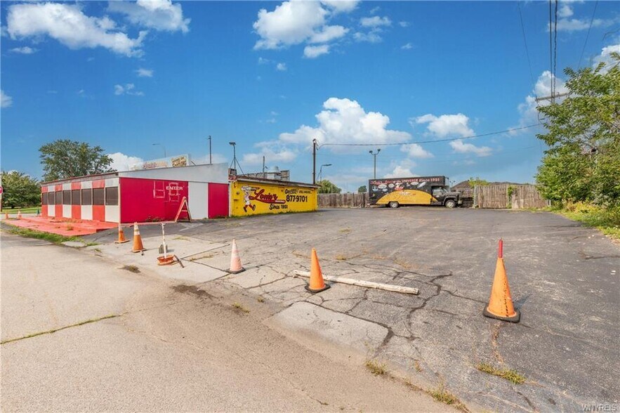 More Photos Of 69 Grand Island Blvd, Tonawanda Fast Food For Sale