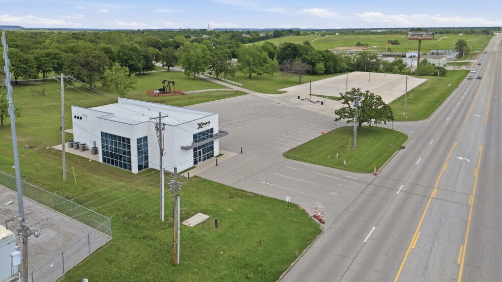 More Photos Of 12080 S 36th Ave W, Sapulpa Office For Sale