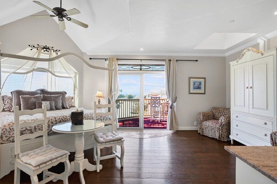 More Photos Of 95 S Ocean Ave, Cayucos Hospitality For Sale