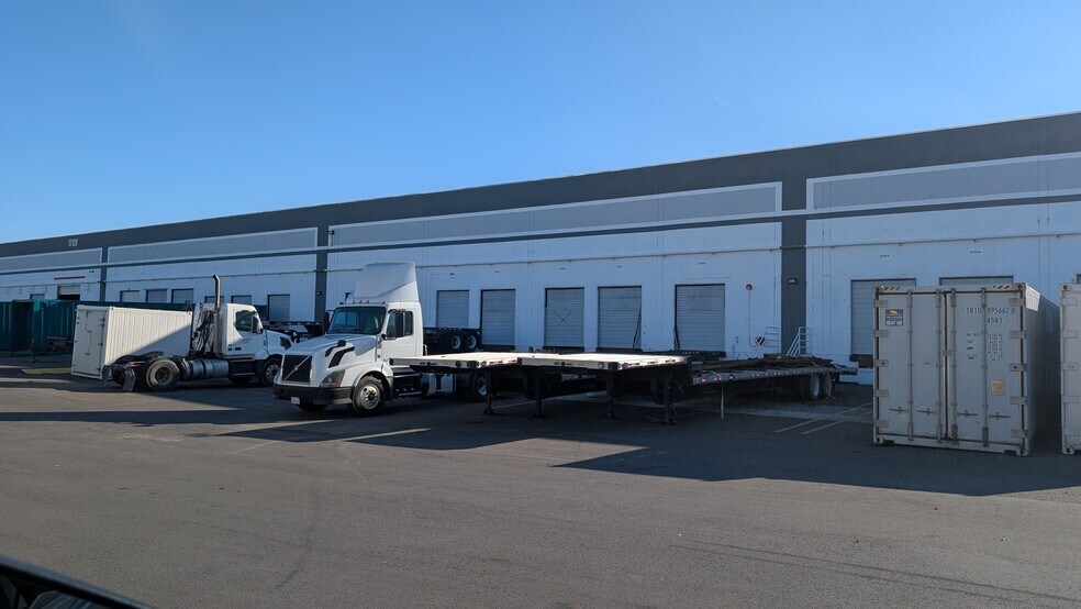 More Photos Of 17100 S Harlan Rd, Lathrop Manufacturing For Lease