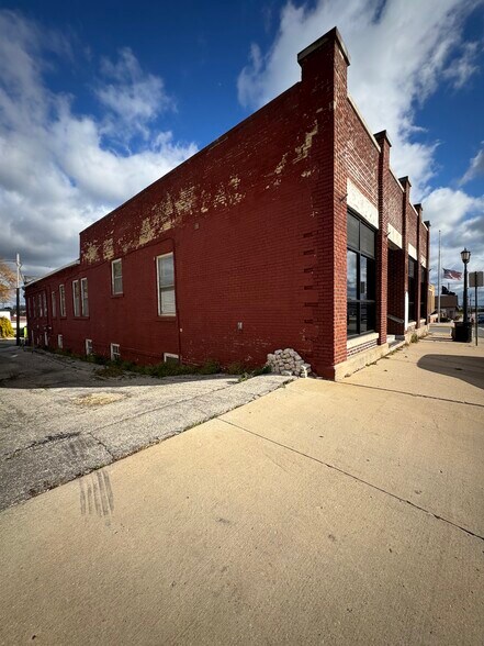 More Photos Of 203 Ellis St, Kewaunee Office For Sale