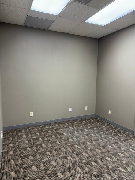 More Photos Of 202 1st St SE, Mason City Office For Lease