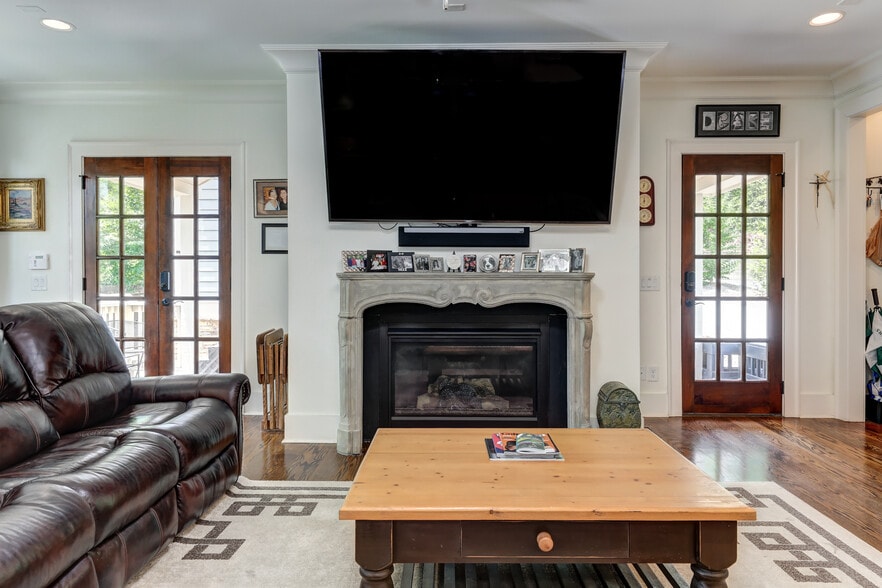 More Photos Of 2972 Lookout Pl NE, Atlanta Office Residential For Sale