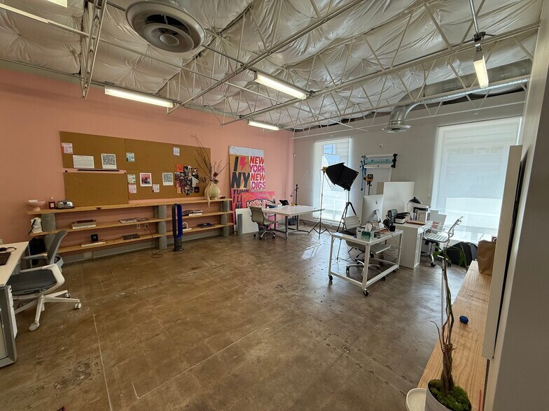 More Photos Of 4649 Insurance Ln, Dallas Loft Creative Space For Lease