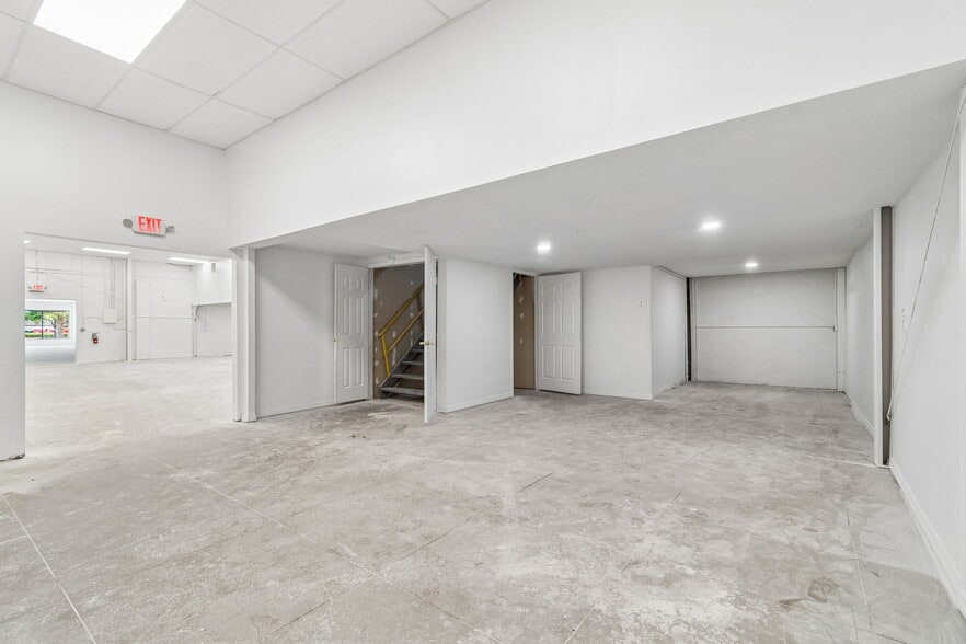 More Photos Of 1956 Kingsley Ave, Orange Park General Retail For Sale