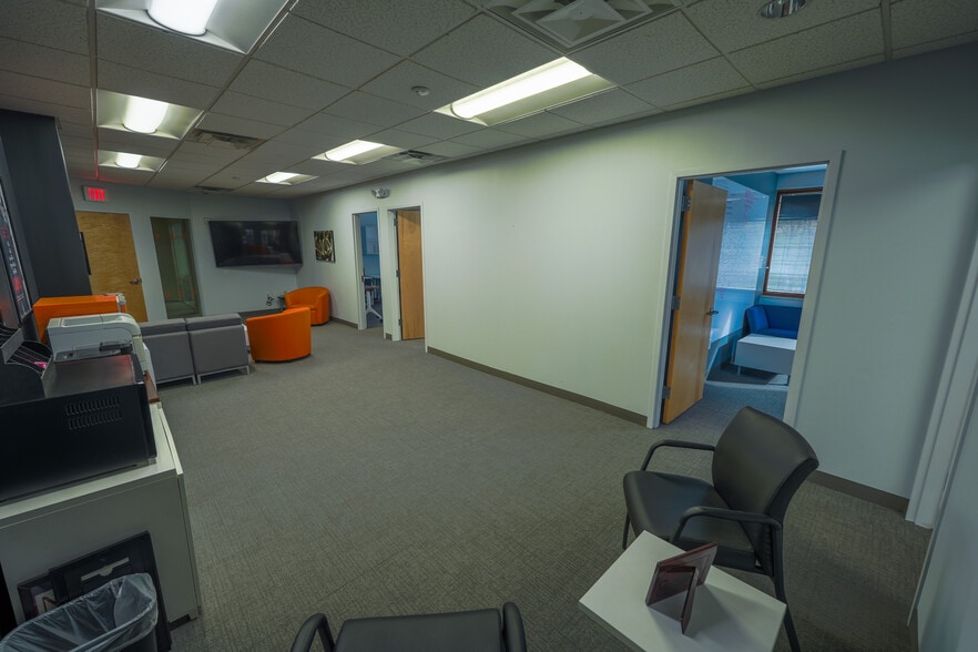 More Photos Of 65 Harristown Rd, Glen Rock Office For Lease