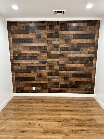 More Photos Of 515-521 W Ramsey St, Banning Storefront Retail Office For Lease