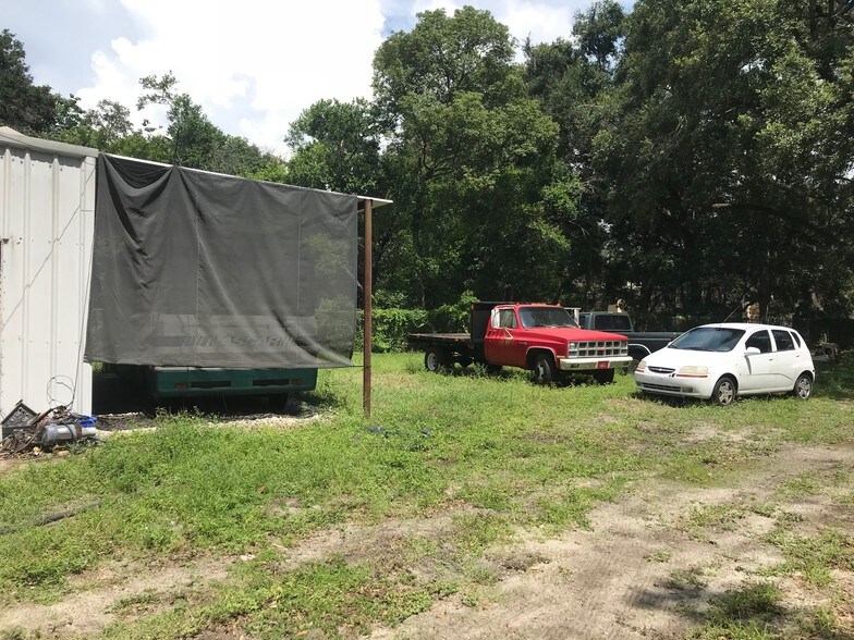 More Photos Of 2403-2411 E Diana St, Tampa Industrial For Lease