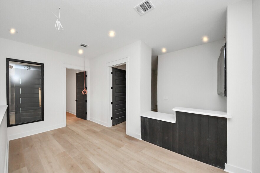 More Photos Of 220 Bella Katy Dr, Katy Office Residential For Lease