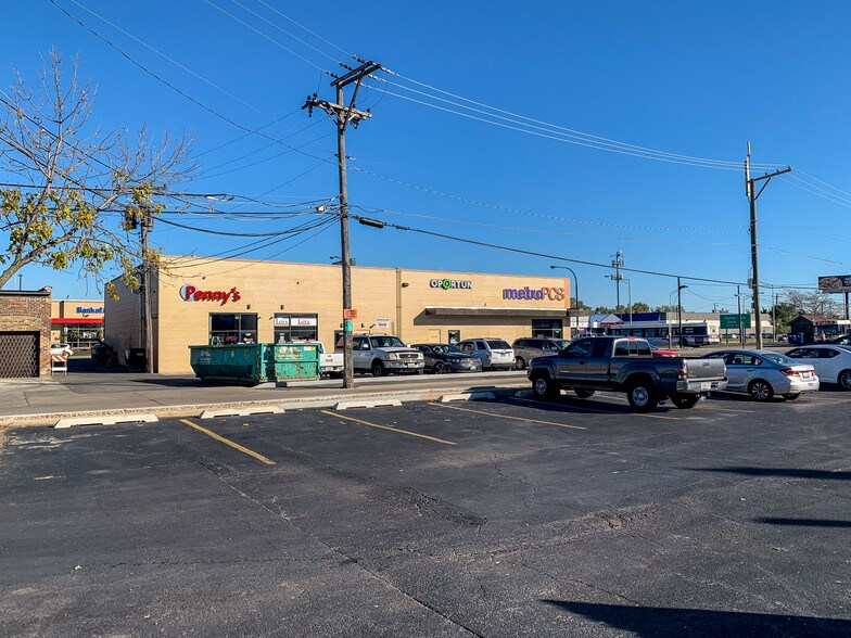 More Photos Of 2418-2426 S Cicero Ave, Cicero Freestanding For Lease