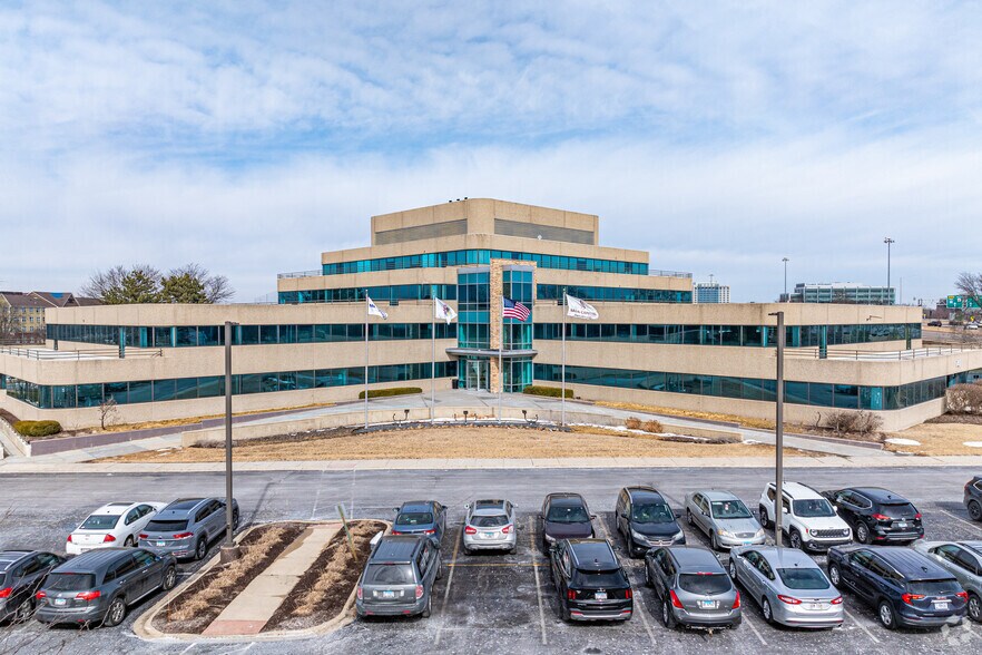 More Photos Of 1751 W Diehl Rd, Naperville Office For Lease