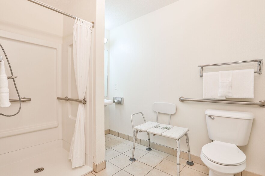 More Photos Of 43 Coosawatee Drive, East Ellijay Hotel For Sale