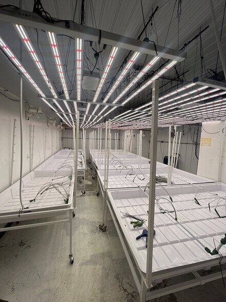 More Photos Of 1464 Auburn Rd, Turner Manufacturing For Sale