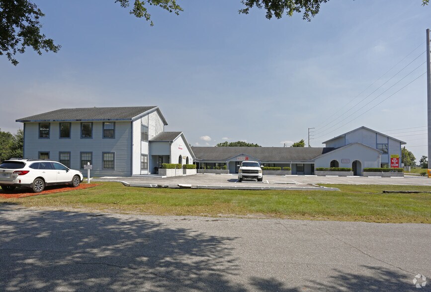 More Photos Of 343 W Central Ave, Lake Wales Office Residential For Lease