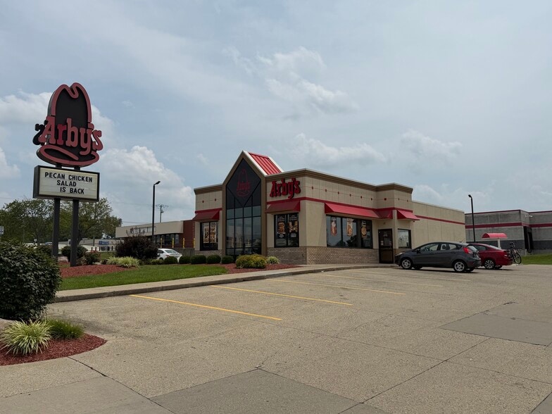 More Photos Of 851 Eastgate South Dr, Cincinnati Fast Food For Sale