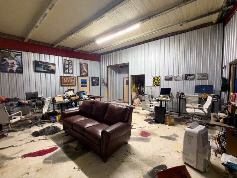 More Photos Of 1401 Barrancas Ave, Pensacola Showroom For Sale