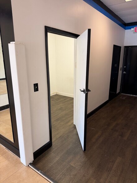 More Photos Of 4570 Lyons Rd, Coconut Creek Unknown For Lease