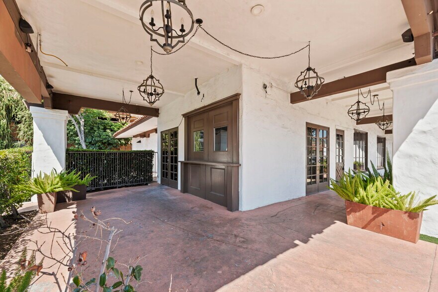 More Photos Of 30313-30317 Canwood St, Agoura Hills Unknown For Lease