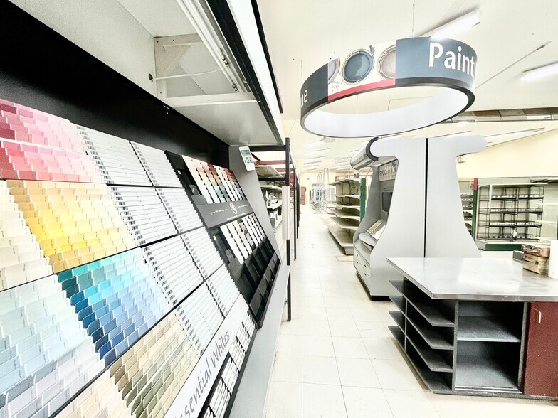 More Photos Of 6326 50, Drayton Valley Warehouse For Sale