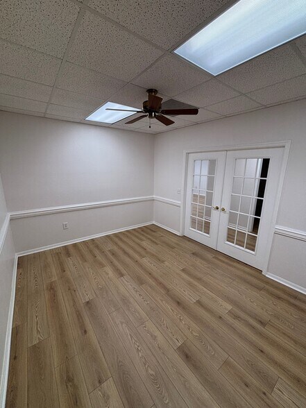 More Photos Of 8931 Conference Dr, Fort Myers Office For Lease