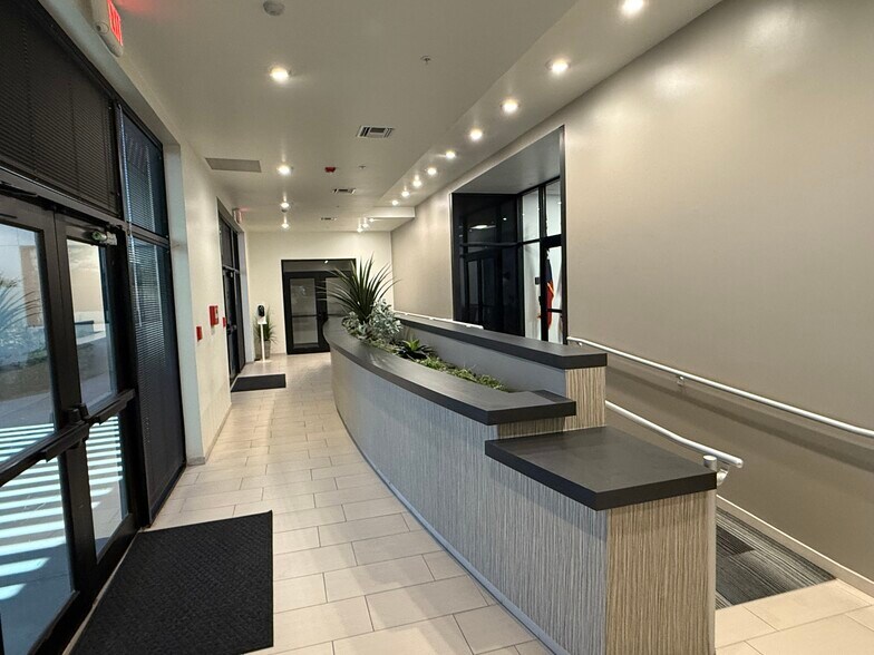 More Photos Of 1575 N Resler Dr, El Paso Medical For Lease