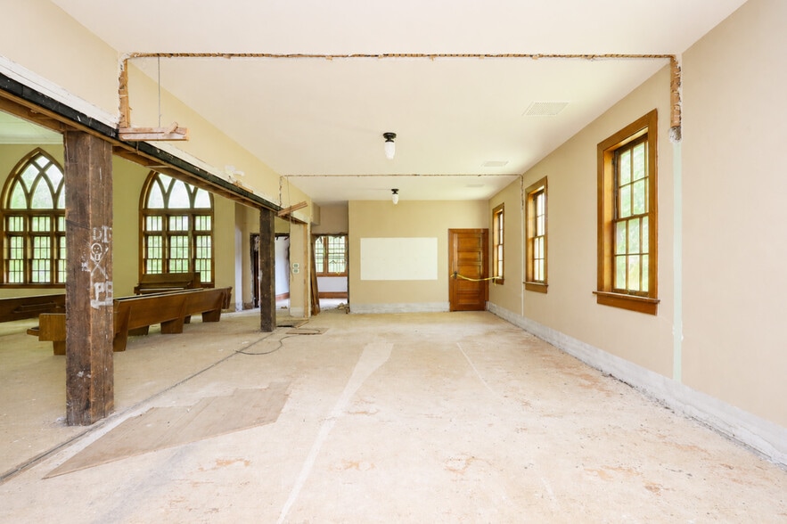 More Photos Of 302 S 2nd St, Polk City Lodge Meeting Hall For Sale