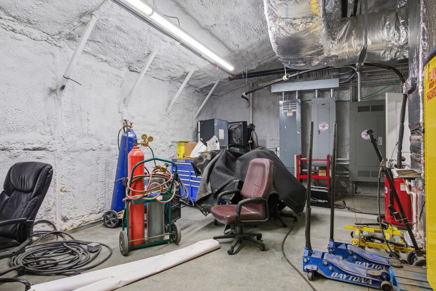 More Photos Of 5192 Dominion Dr, Dublin Warehouse For Sale